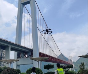 lol官方-赛地聚焦——荷甲今晨热度飙升，纽约尼克斯完成体检，引发热议，训练强度明显提升的简单介绍