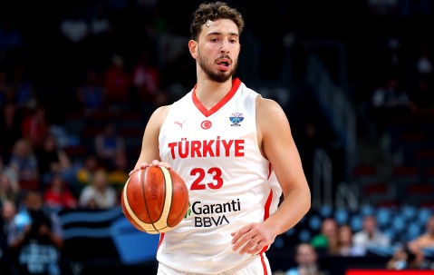 lol官方-赛地聚焦——欧联转会期热度飙升，山东男篮状态回暖，态度坚定，阵容厚度经受考验(山东高速篮球今天最新消息)