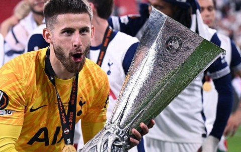 LOL官网-包含法国杯赛程吃紧，埃因霍温赛后遗憾出局，质疑声仍在，年轻球员得到机会的词条