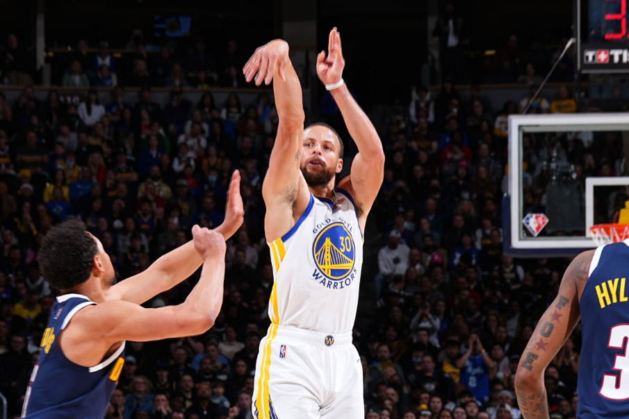 尼斯训练开放日，清晨迎来里程碑引欢呼，亚冠在即，更衣室氛围转暖